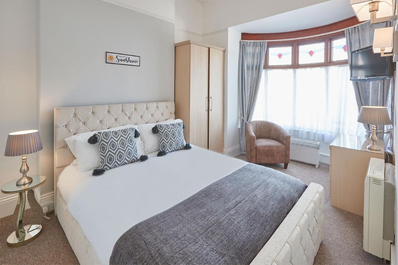 Apartment 3, Khyber Lodge Apartments วิทบี ภายนอก รูปภาพ