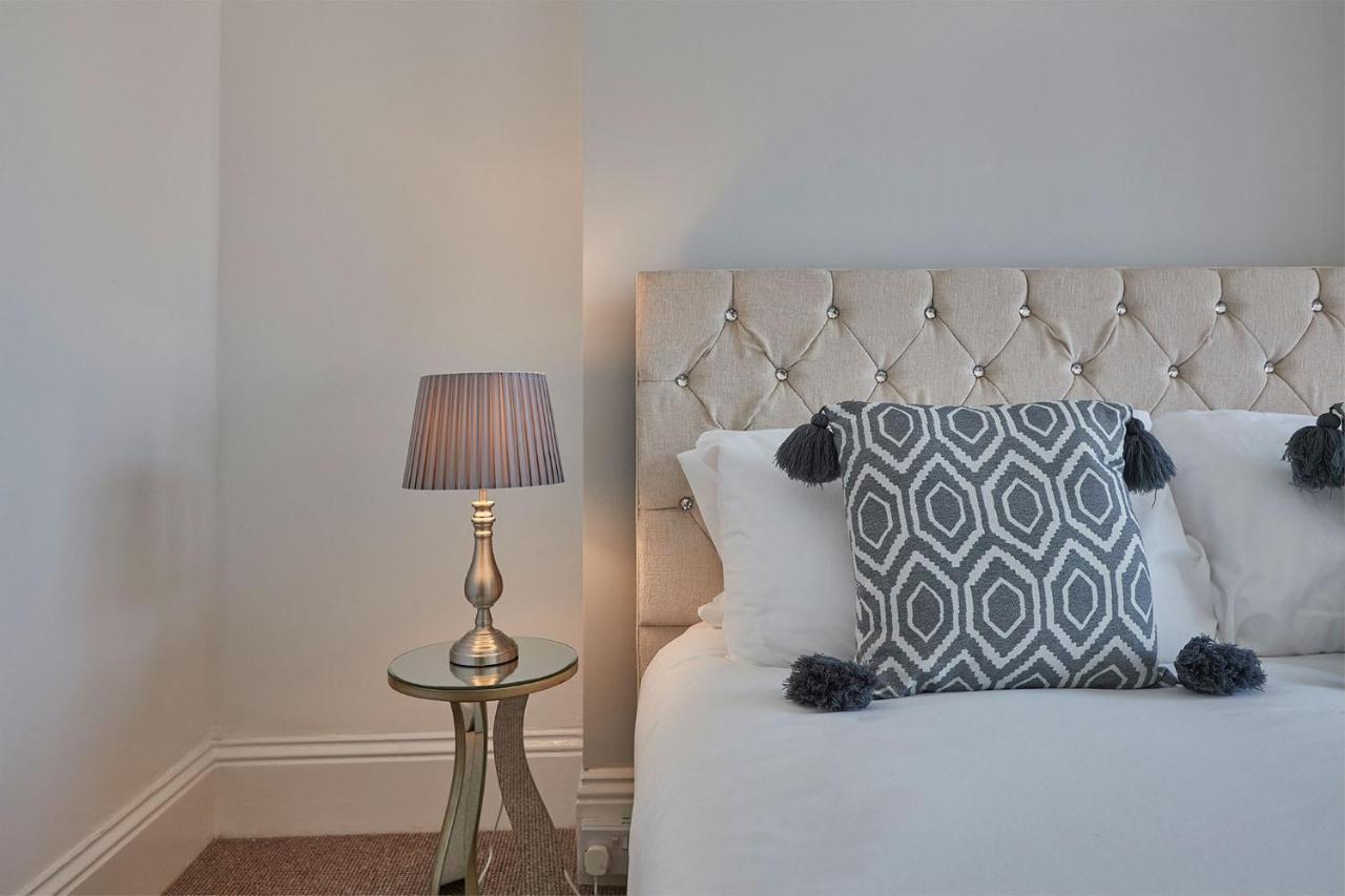Apartment 3, Khyber Lodge Apartments วิทบี ภายนอก รูปภาพ
